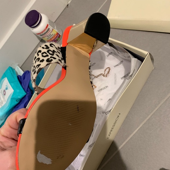 Brand New Expressions Sandals - Picture 10 of 14